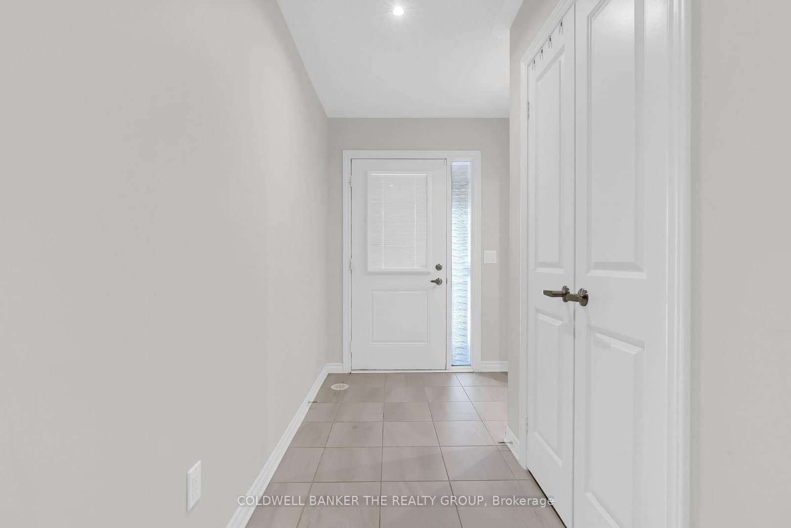 50 Edinburgh Drive, Unit 8 thumbnail 7