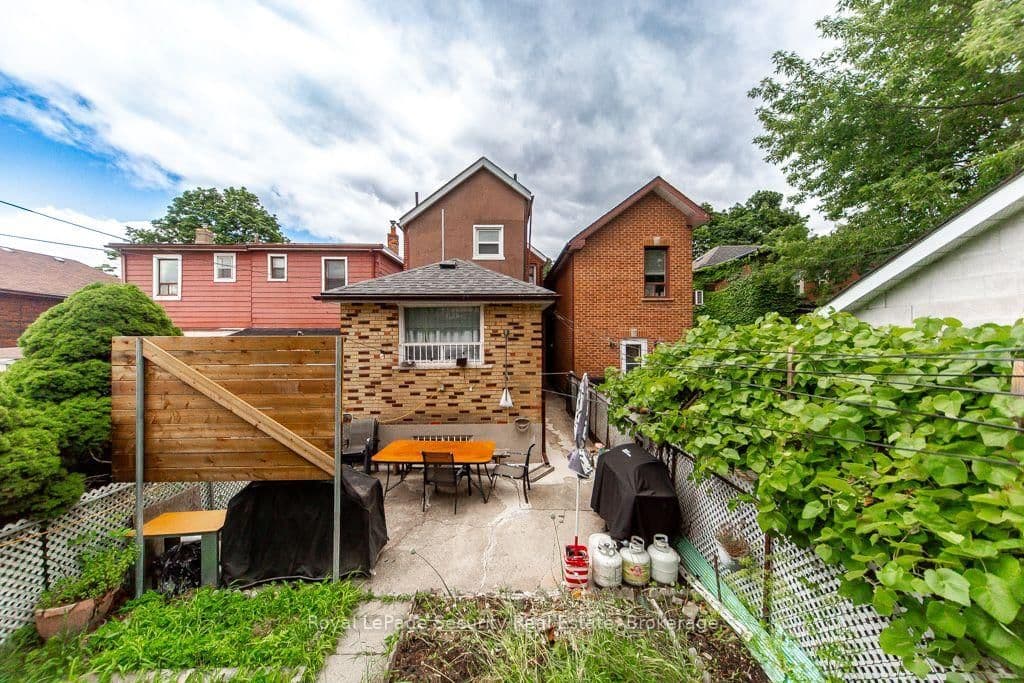 77 Brandon Avenue thumbnail 39