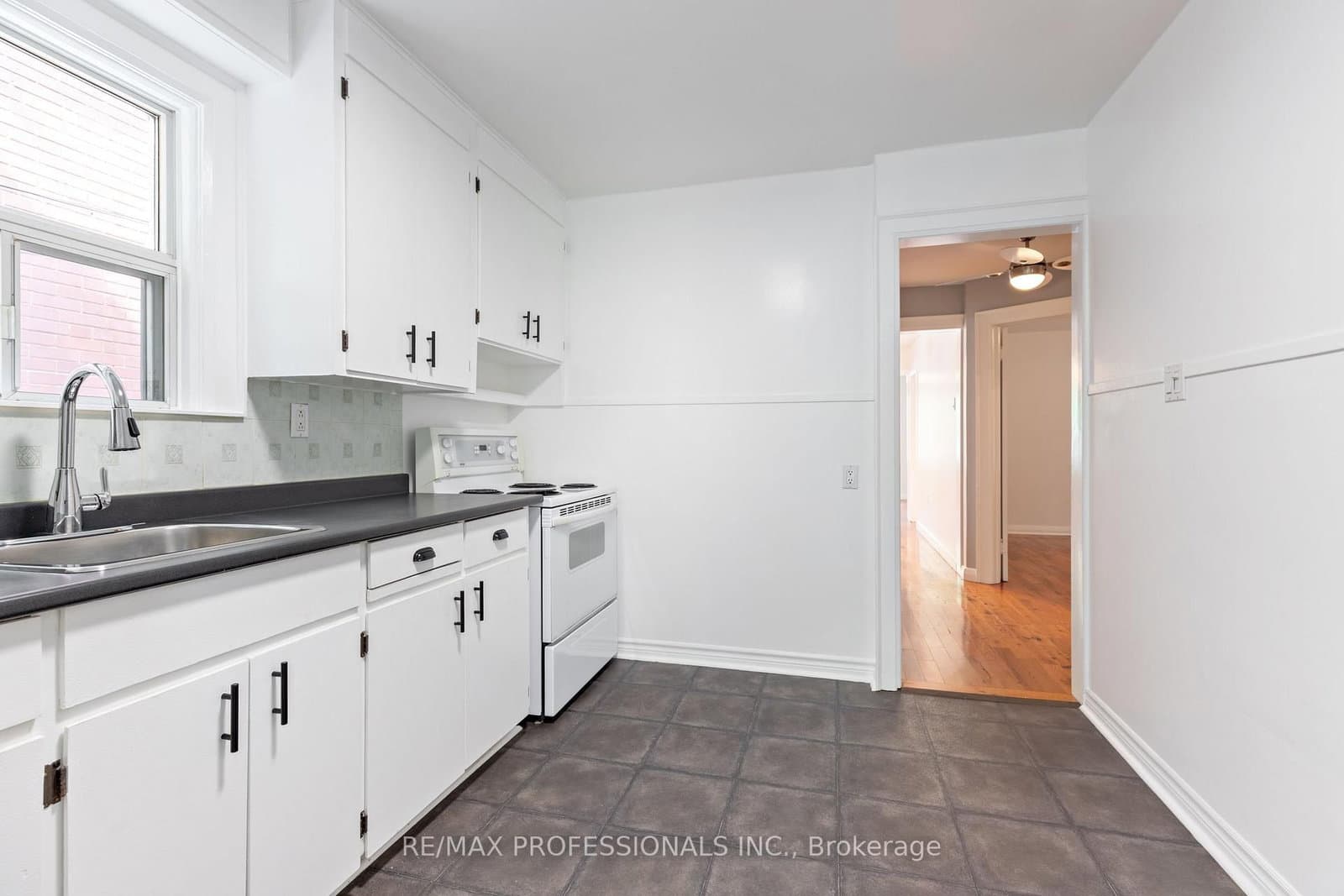 502 Jane Street thumbnail 9