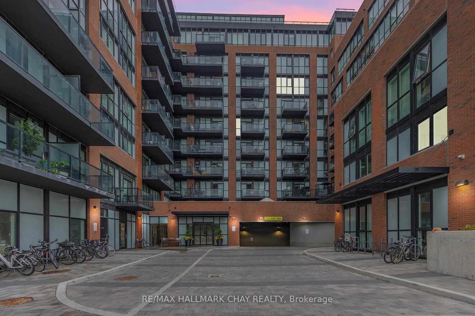 2300 St. Clair Avenue W, Unit 110 thumbnail 2