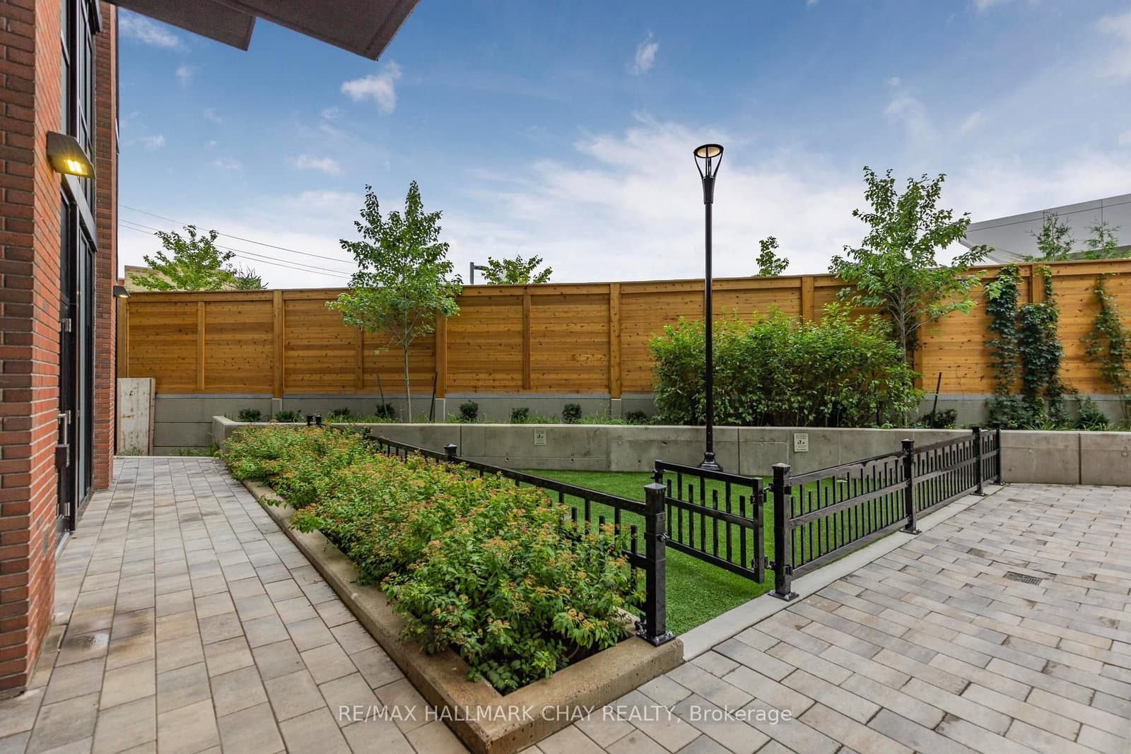 2300 St. Clair Avenue W, Unit 110 thumbnail 25