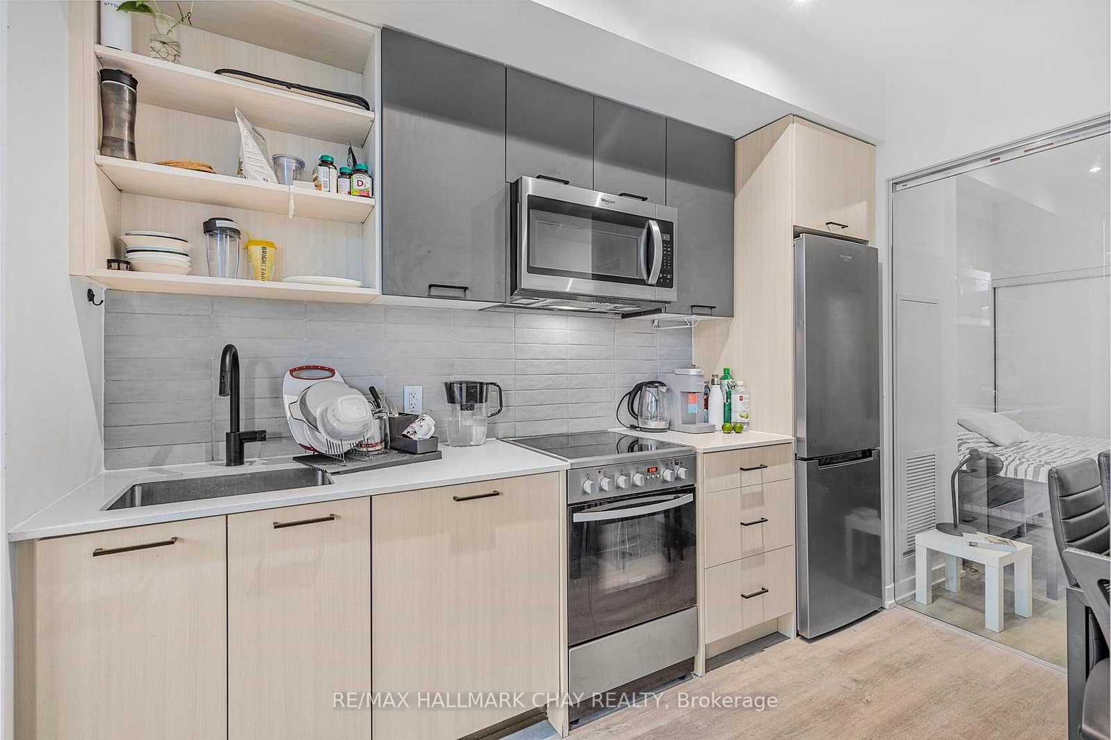 2300 St. Clair Avenue W, Unit 110 thumbnail 9