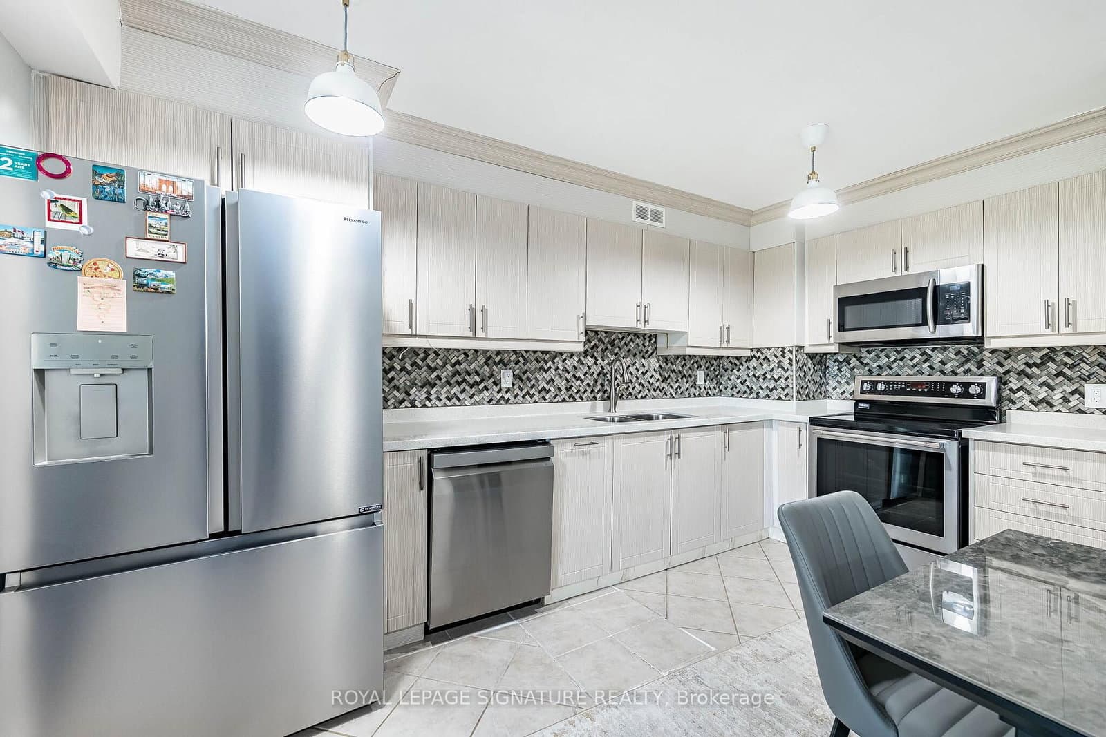 25 Four Winds Drive, Unit 405 thumbnail 9