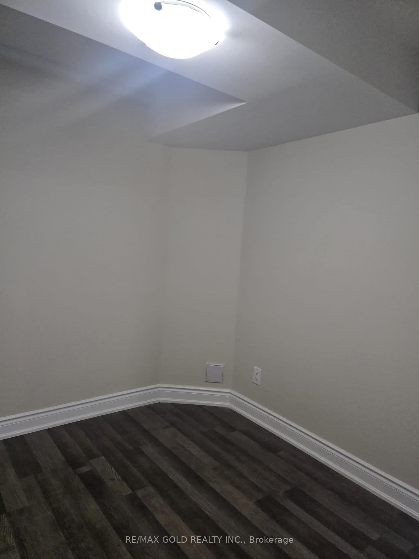 35 Dolobram Trail, Unit Bsmt thumbnail 13
