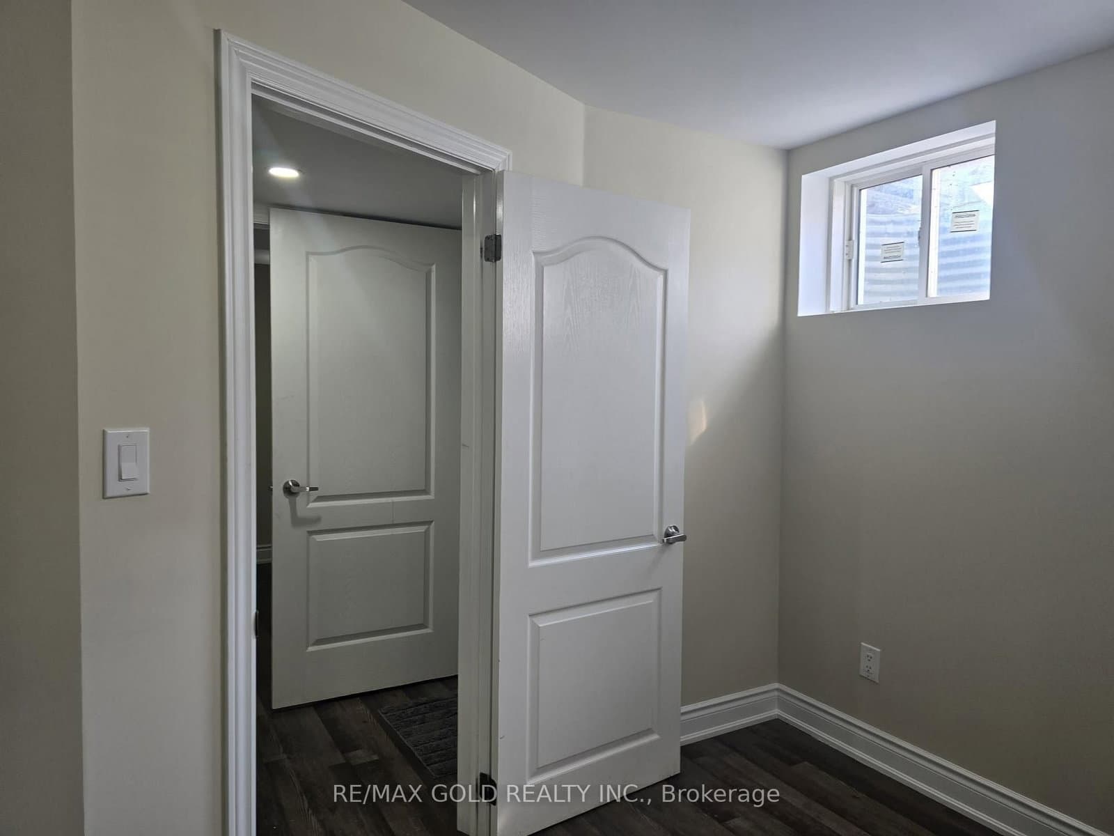 35 Dolobram Trail, Unit Bsmt thumbnail 14
