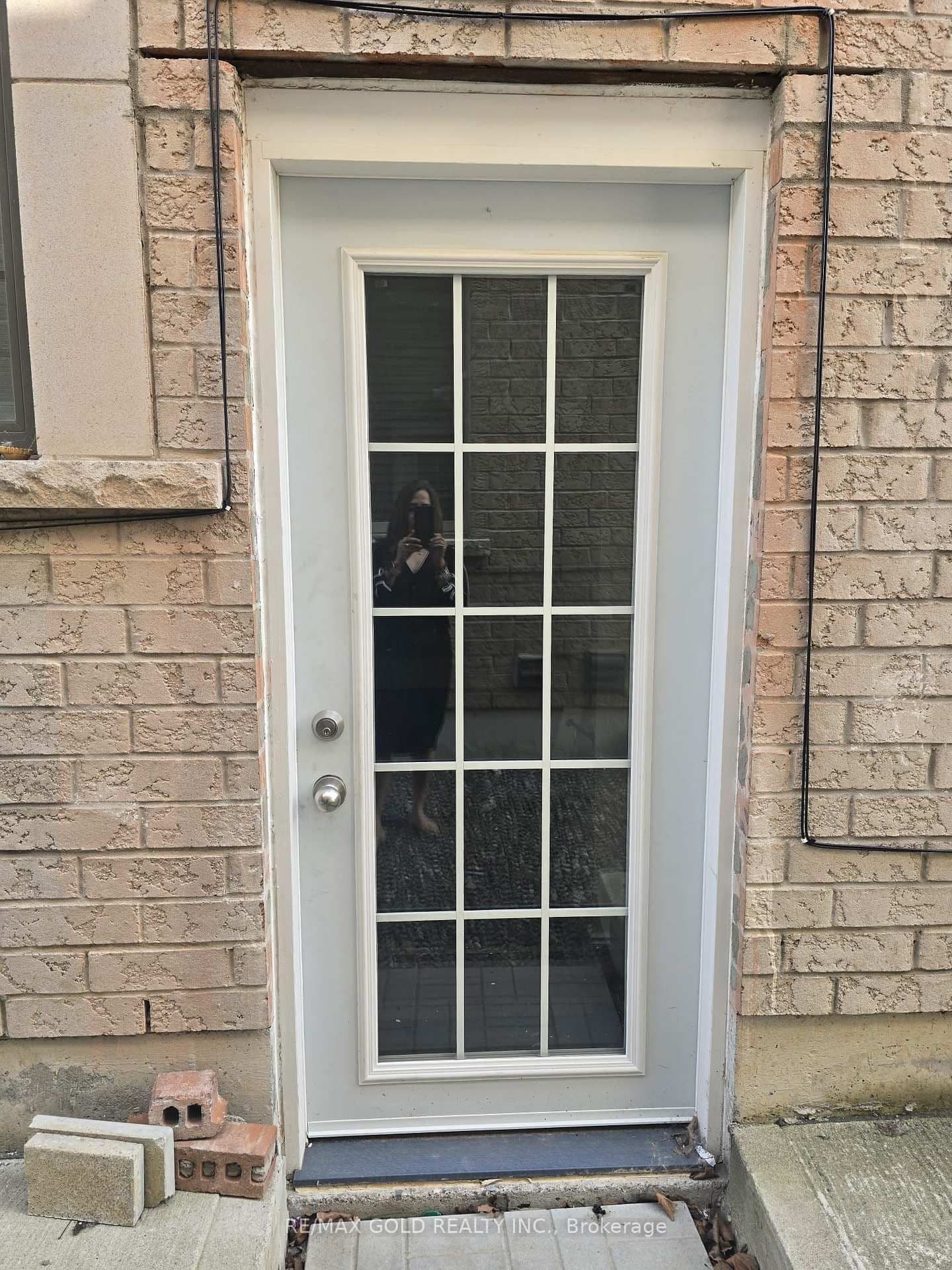35 Dolobram Trail, Unit Bsmt thumbnail 2