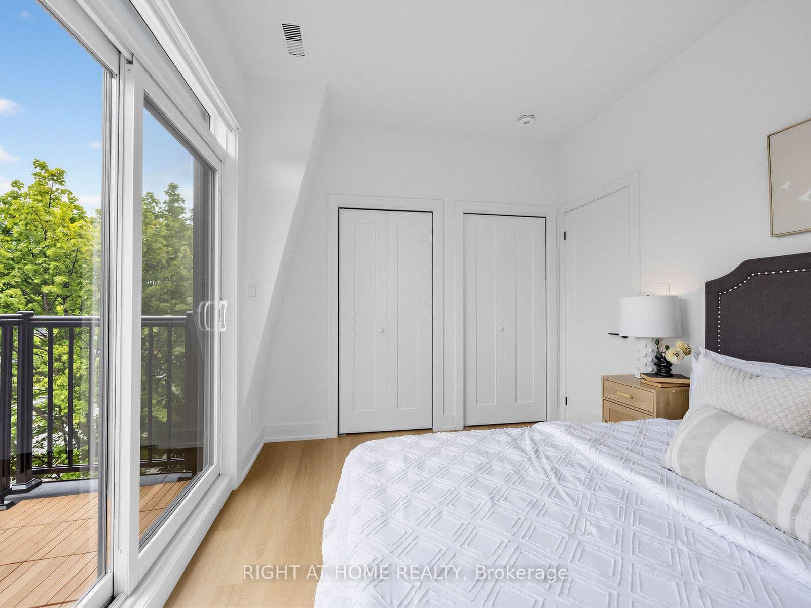 1416 Islington Avenue, Unit Unit B thumbnail 17