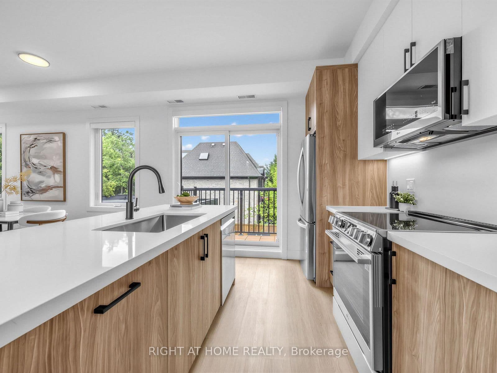 1416 Islington Avenue, Unit Unit B thumbnail 3