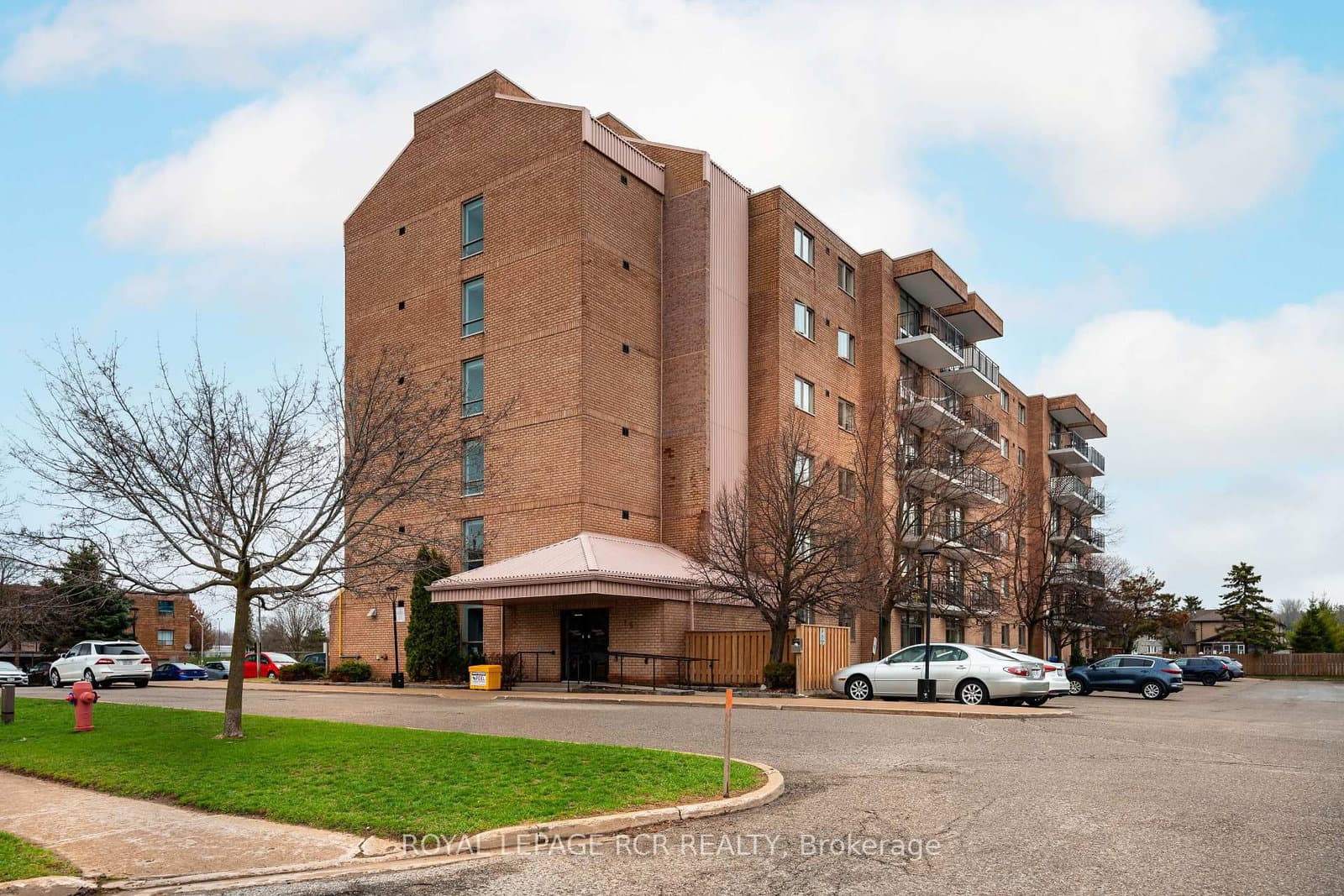16 Fourth Street, Unit 32 thumbnail 2