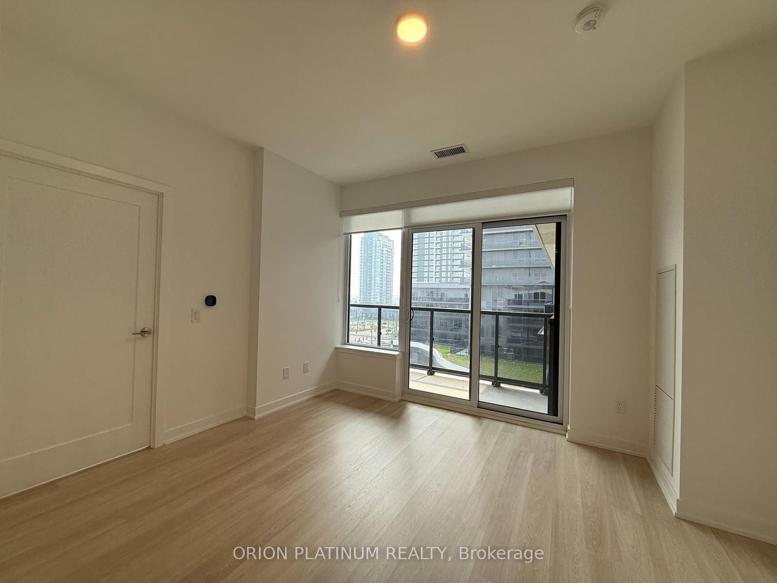 5105 Hurontario Street, Unit 631 thumbnail 5