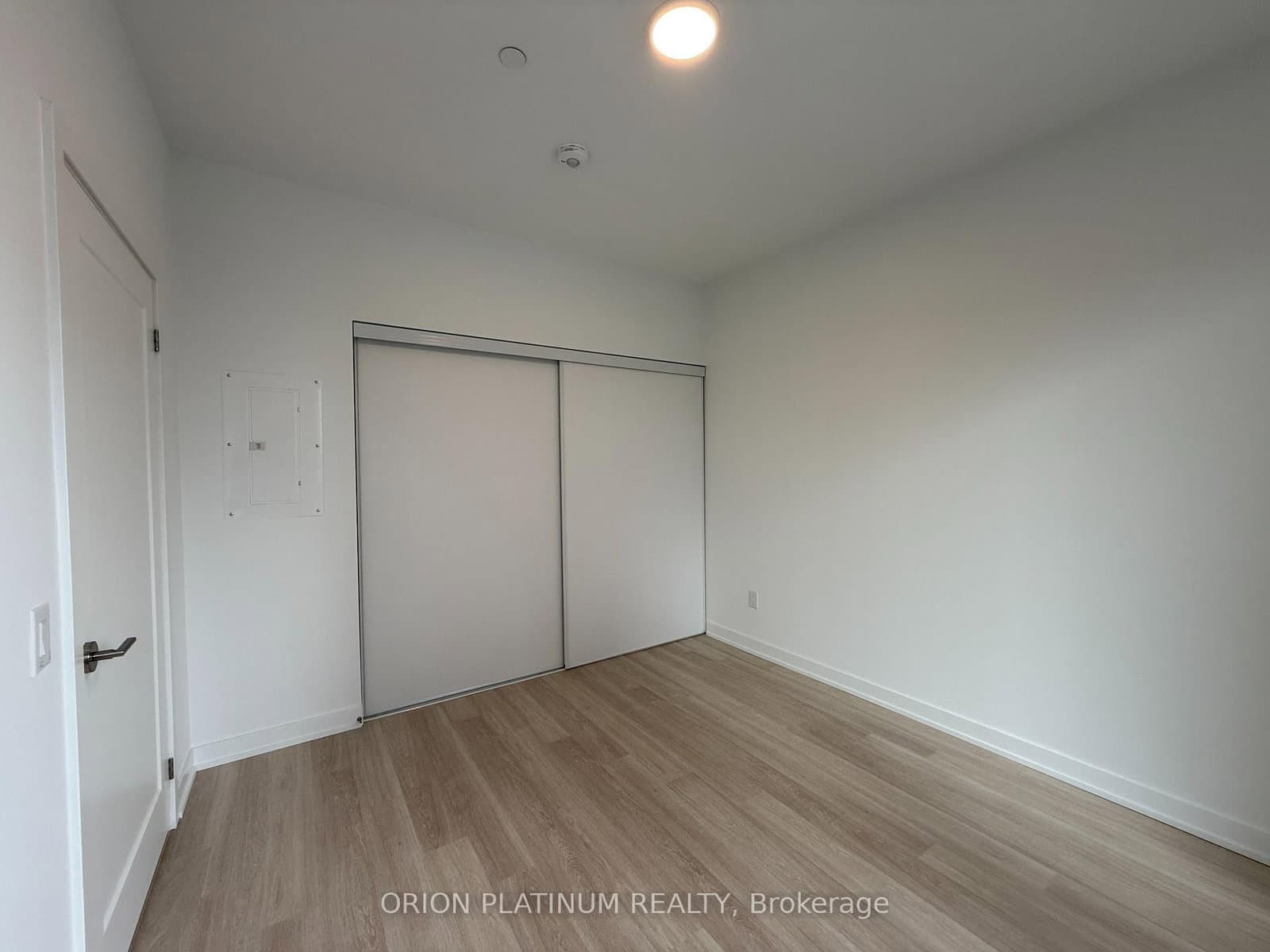 5105 Hurontario Street, Unit 631 thumbnail 9