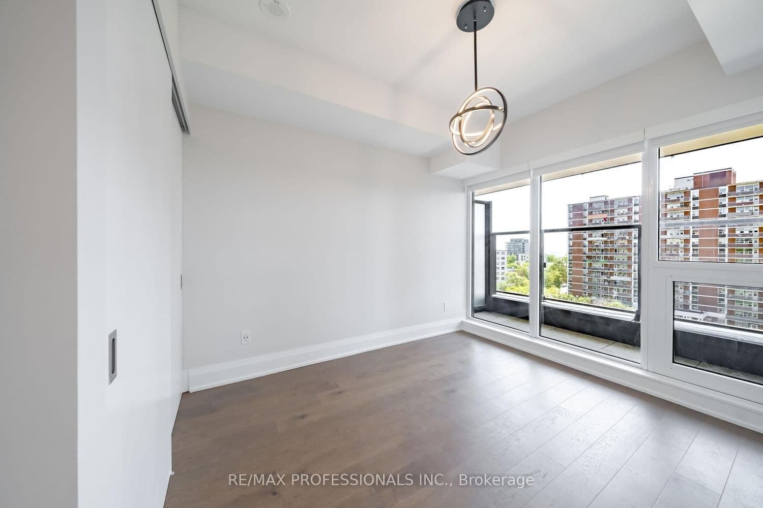21 Park Street E, Unit 816 thumbnail 19