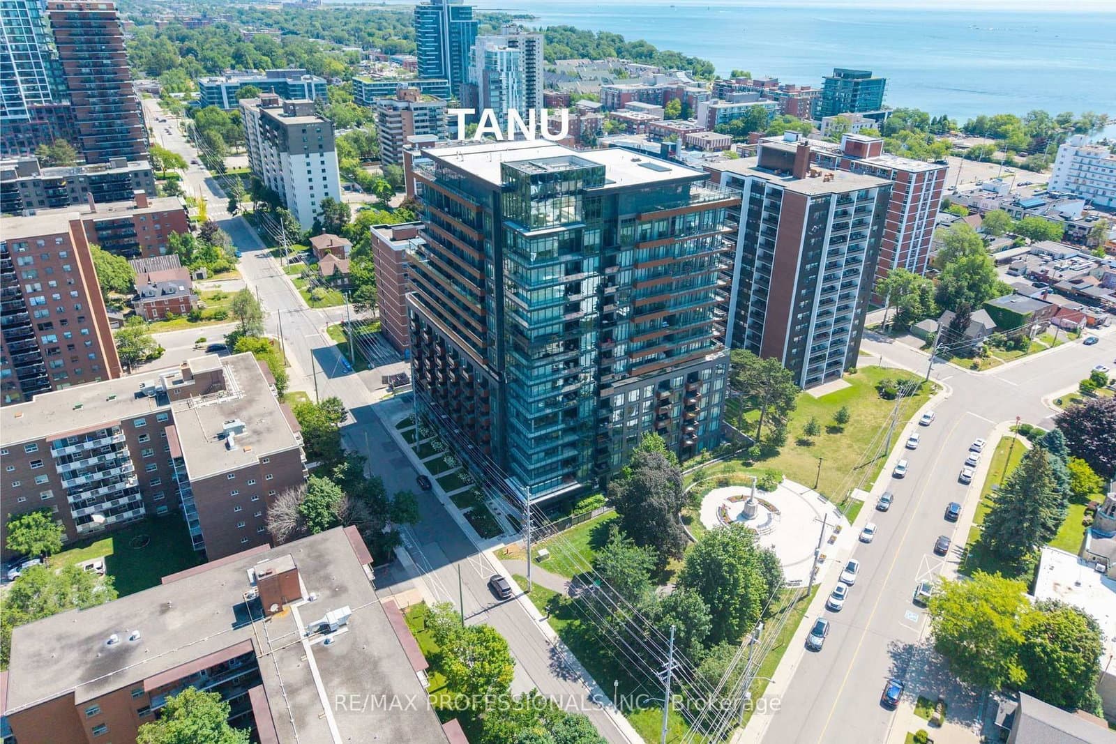 21 Park Street E, Unit 816 thumbnail 2