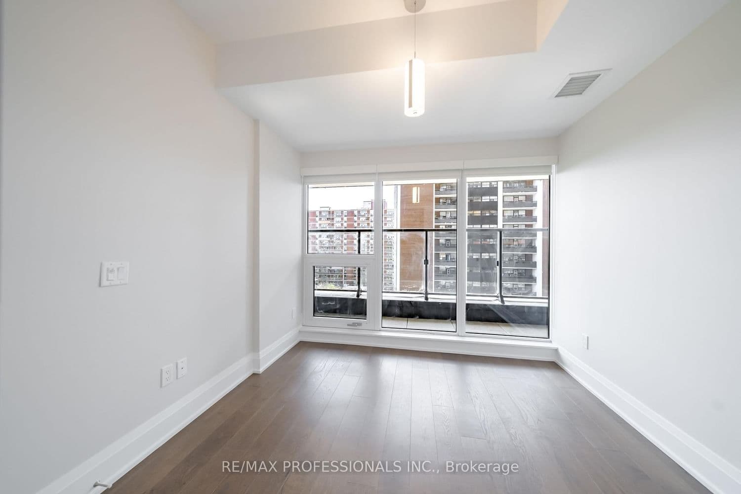 21 Park Street E, Unit 816 thumbnail 25