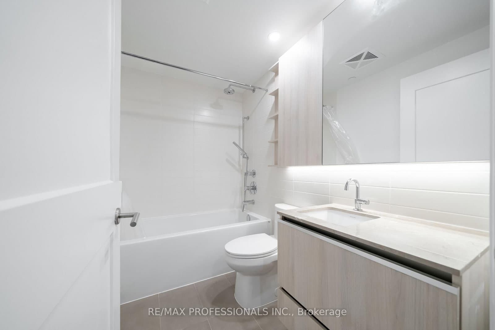 21 Park Street E, Unit 816 thumbnail 26