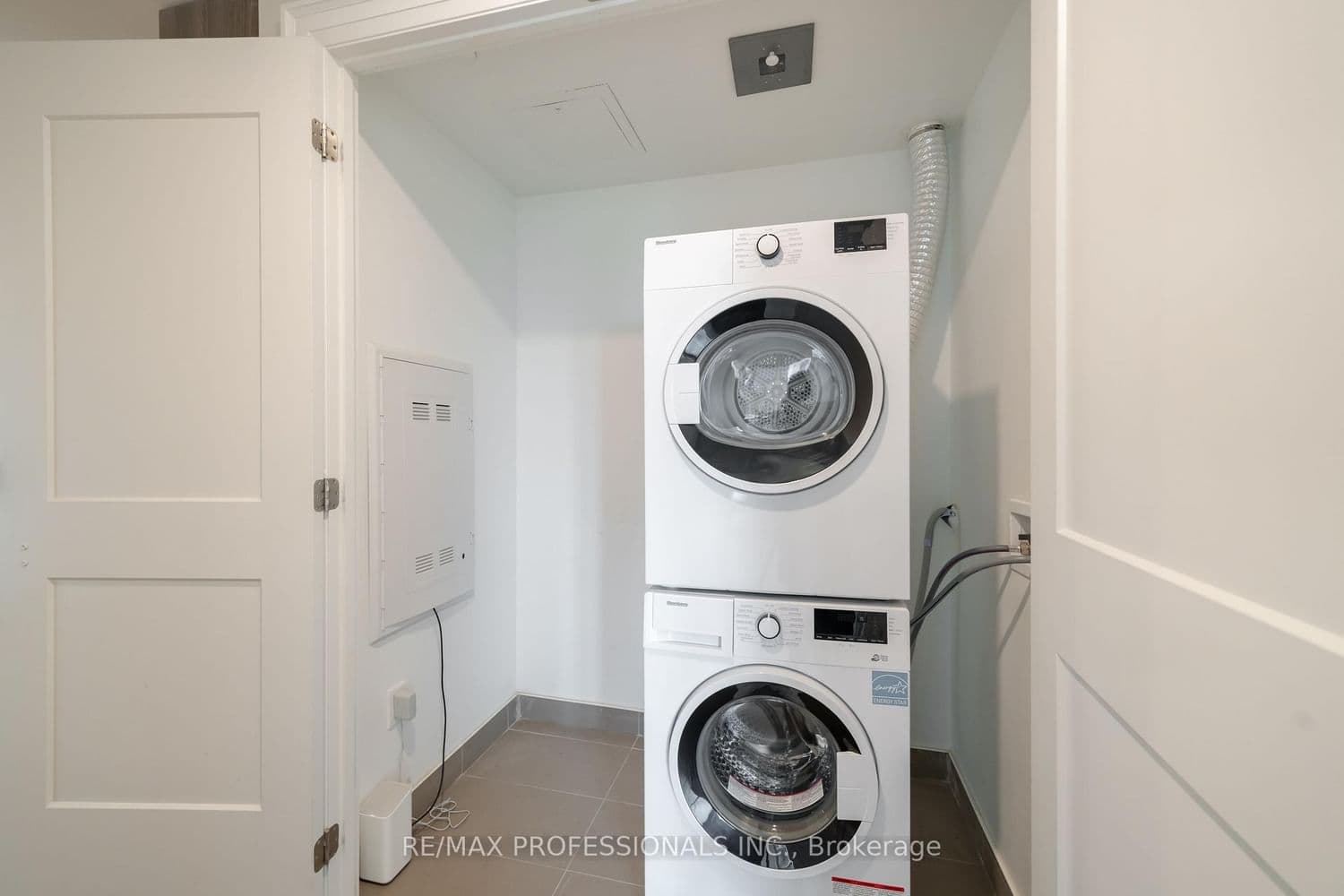 21 Park Street E, Unit 816 thumbnail 27