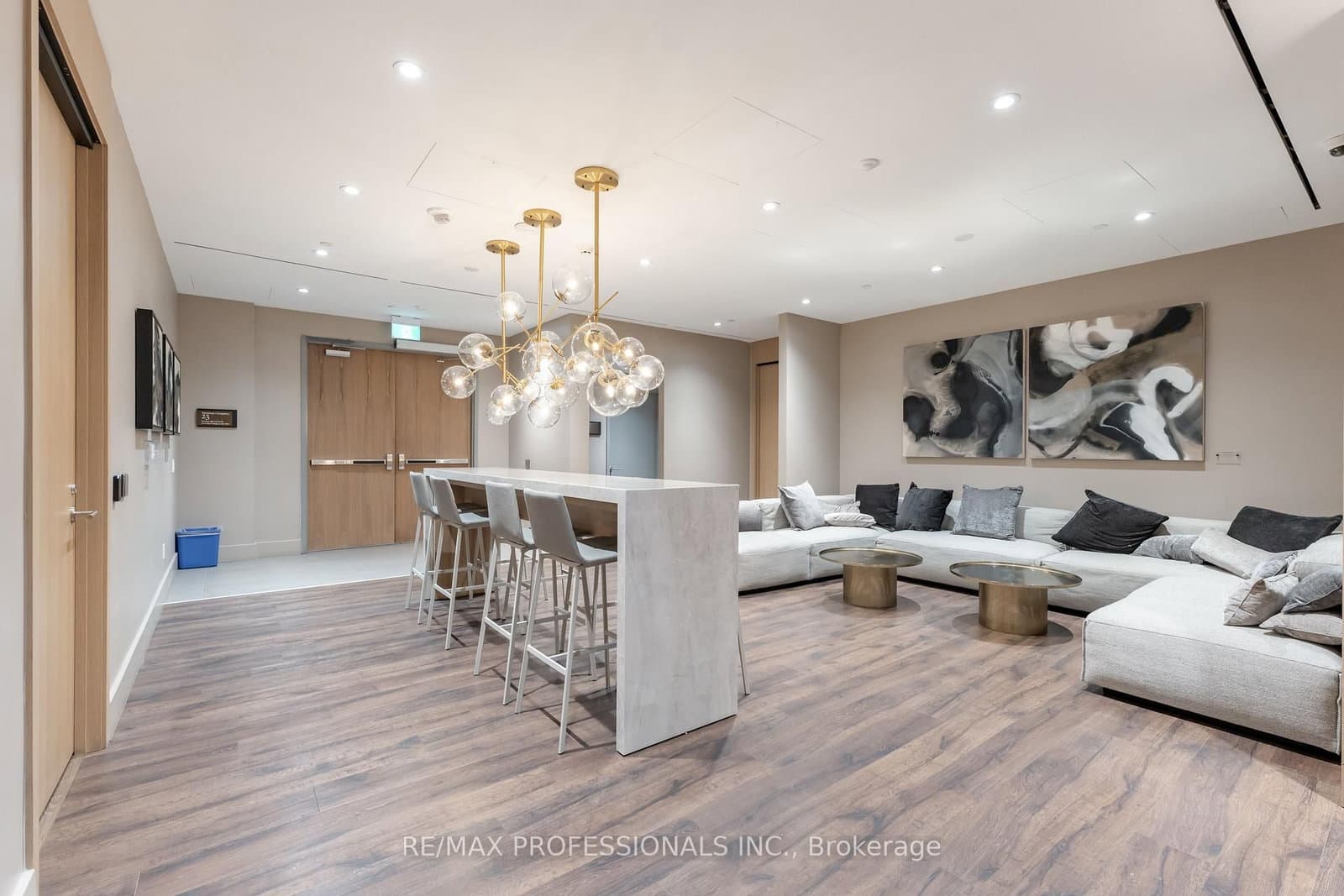 21 Park Street E, Unit 816 thumbnail 31
