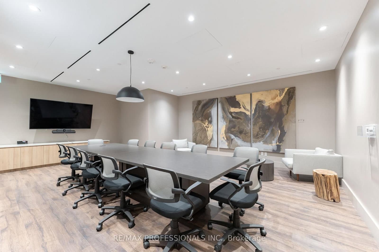 21 Park Street E, Unit 816 thumbnail 32