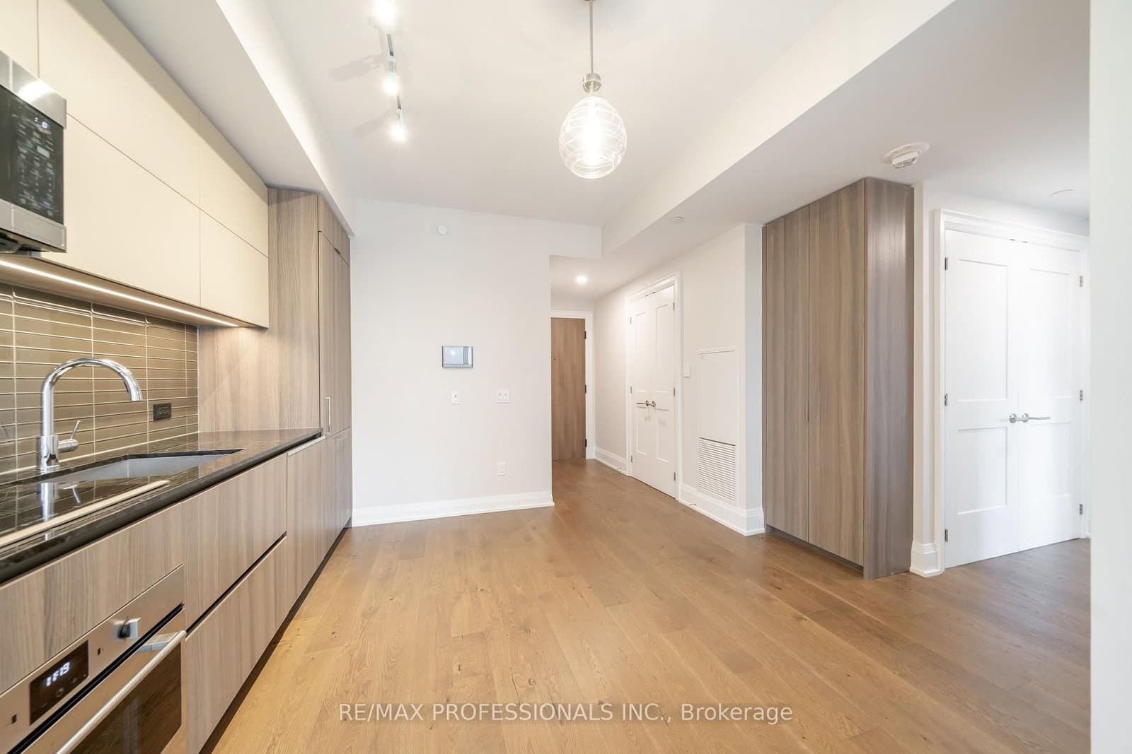 21 Park Street E, Unit 816 thumbnail 7