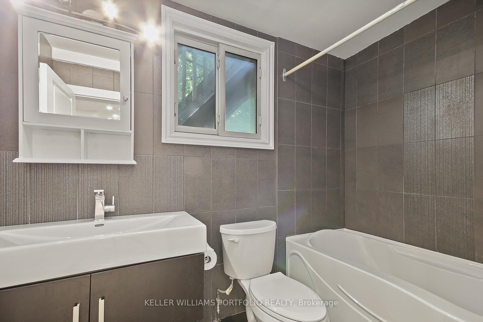 35 Humberside Avenue, Unit 2 (Ground) thumbnail 25
