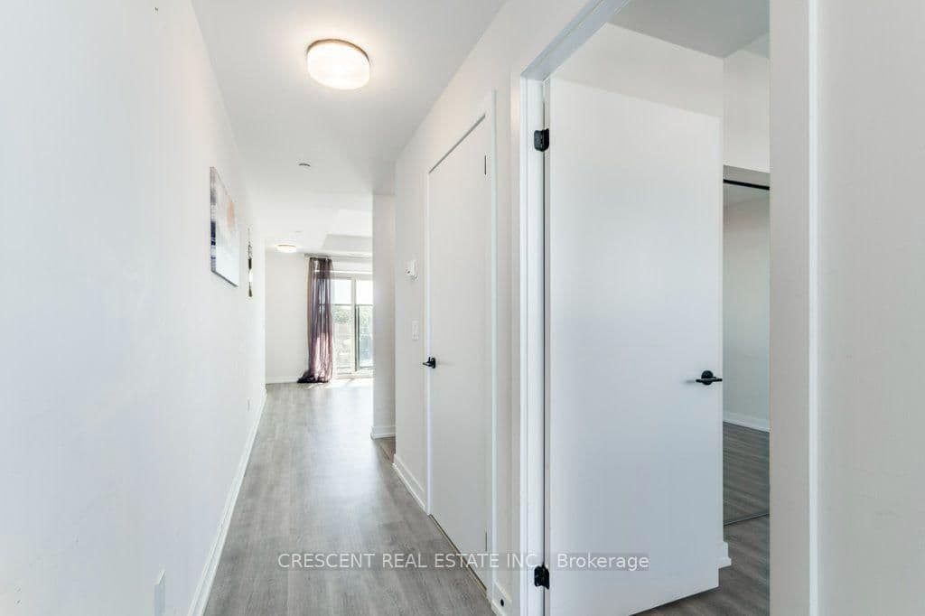 2300 St Clair Avenue W, Unit 527 thumbnail 15