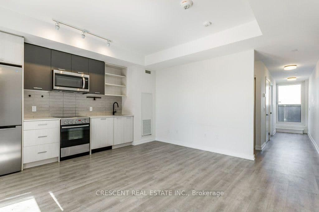 2300 St Clair Avenue W, Unit 527 thumbnail 3