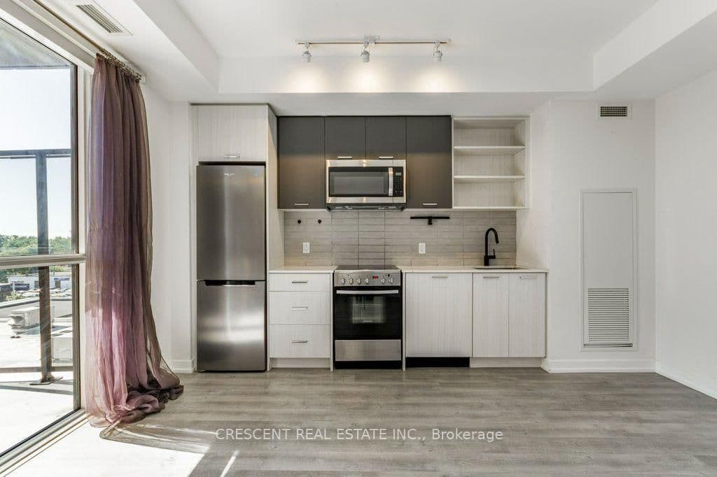 2300 St Clair Avenue W, Unit 527 thumbnail 4