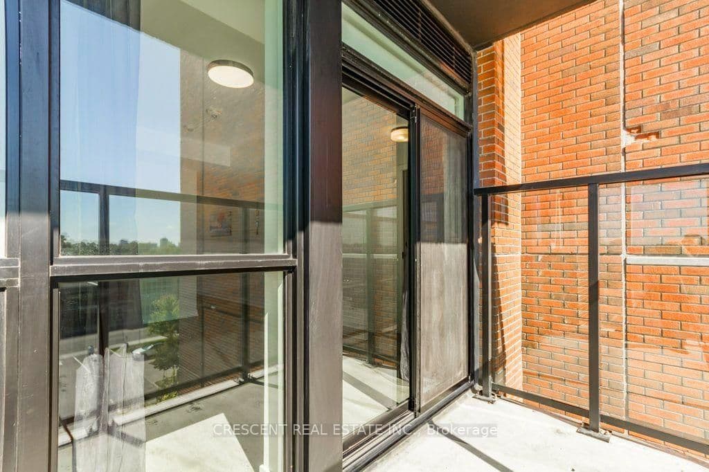 2300 St Clair Avenue W, Unit 527 thumbnail 9