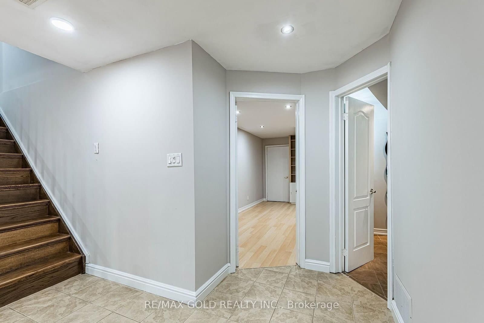 52 Moldovan Drive thumbnail 41