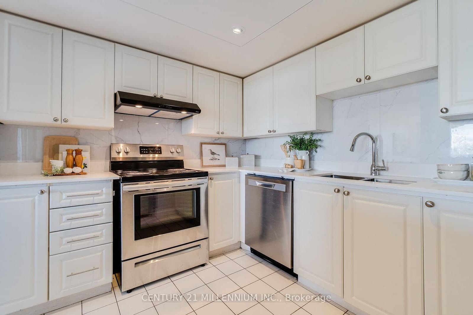 4450 Tucana Court, Unit 902 thumbnail 19