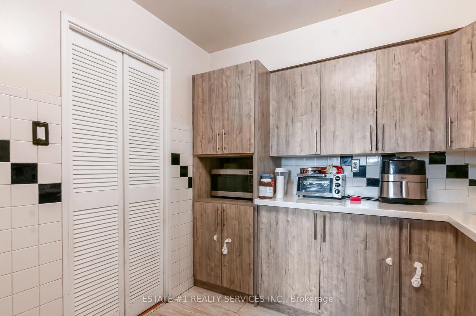 3555 Derry Road E, Unit 402 thumbnail 24