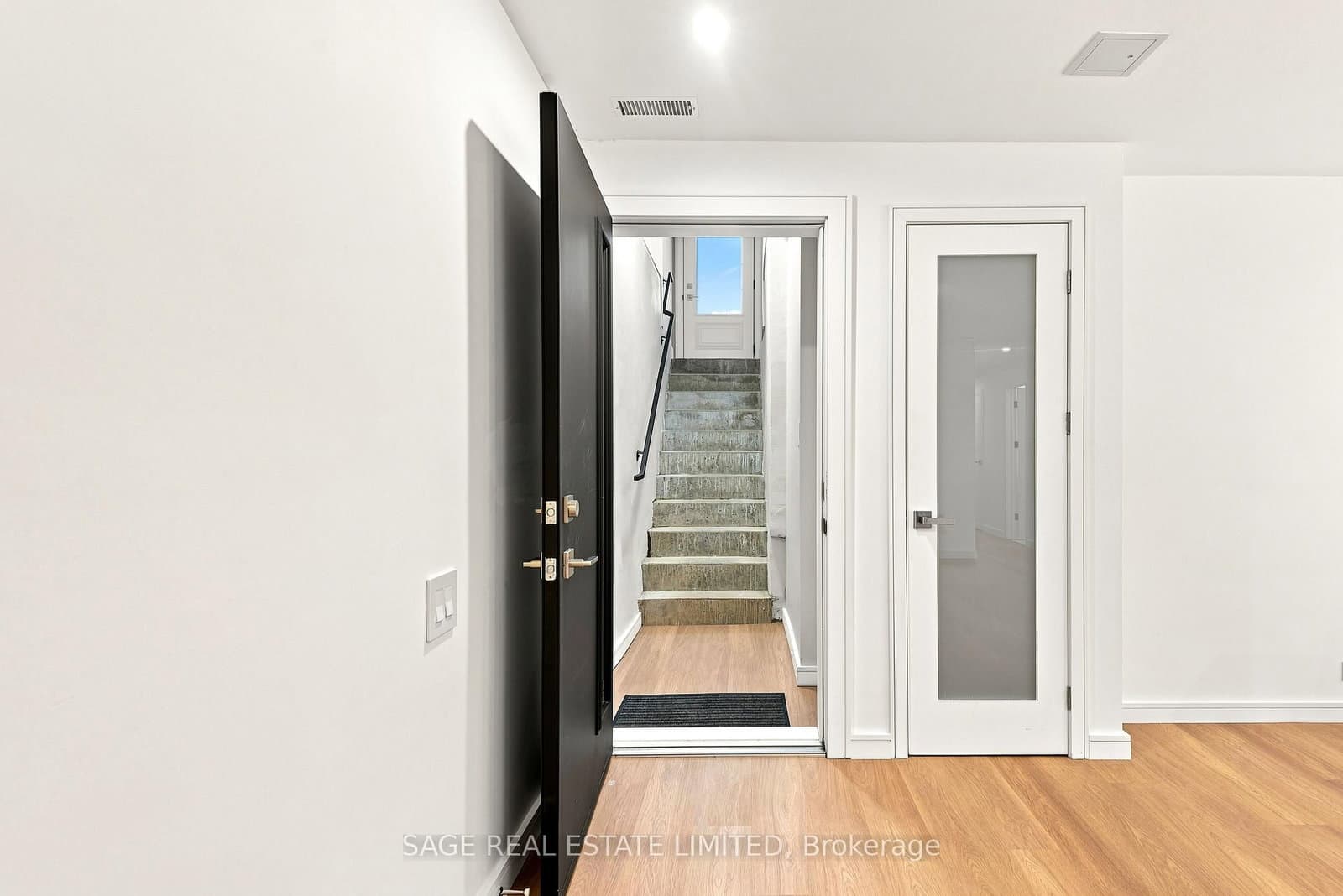106 Boon Avenue, Unit Lower thumbnail 8