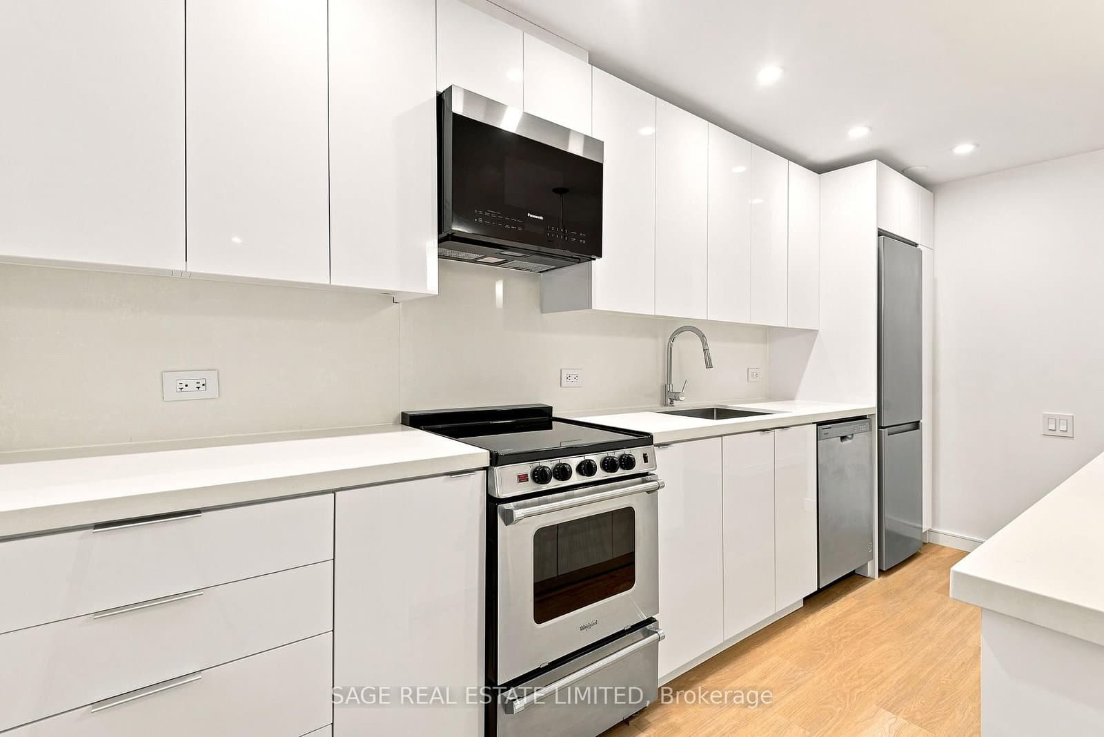 106 Boon Avenue, Unit Lower thumbnail 9