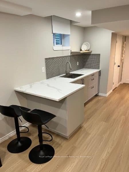 43 Dills Crescent, Unit Basement thumbnail 6
