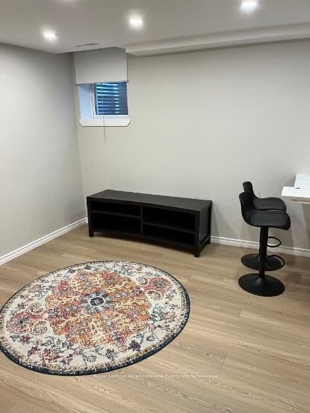 43 Dills Crescent, Unit Basement thumbnail 9
