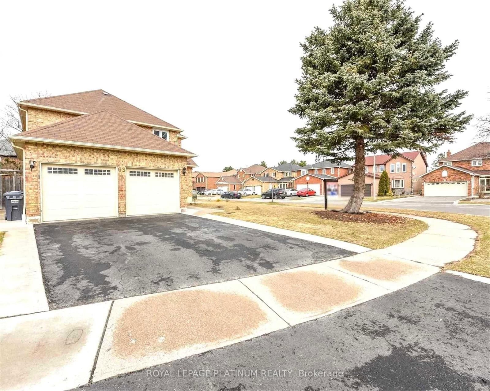 63 Lord Simcoe Drive thumbnail 2