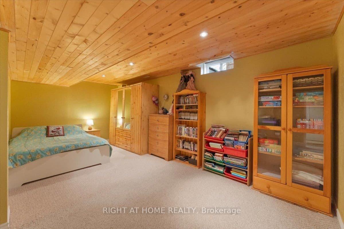 2356 Proudfoot Trail thumbnail 16