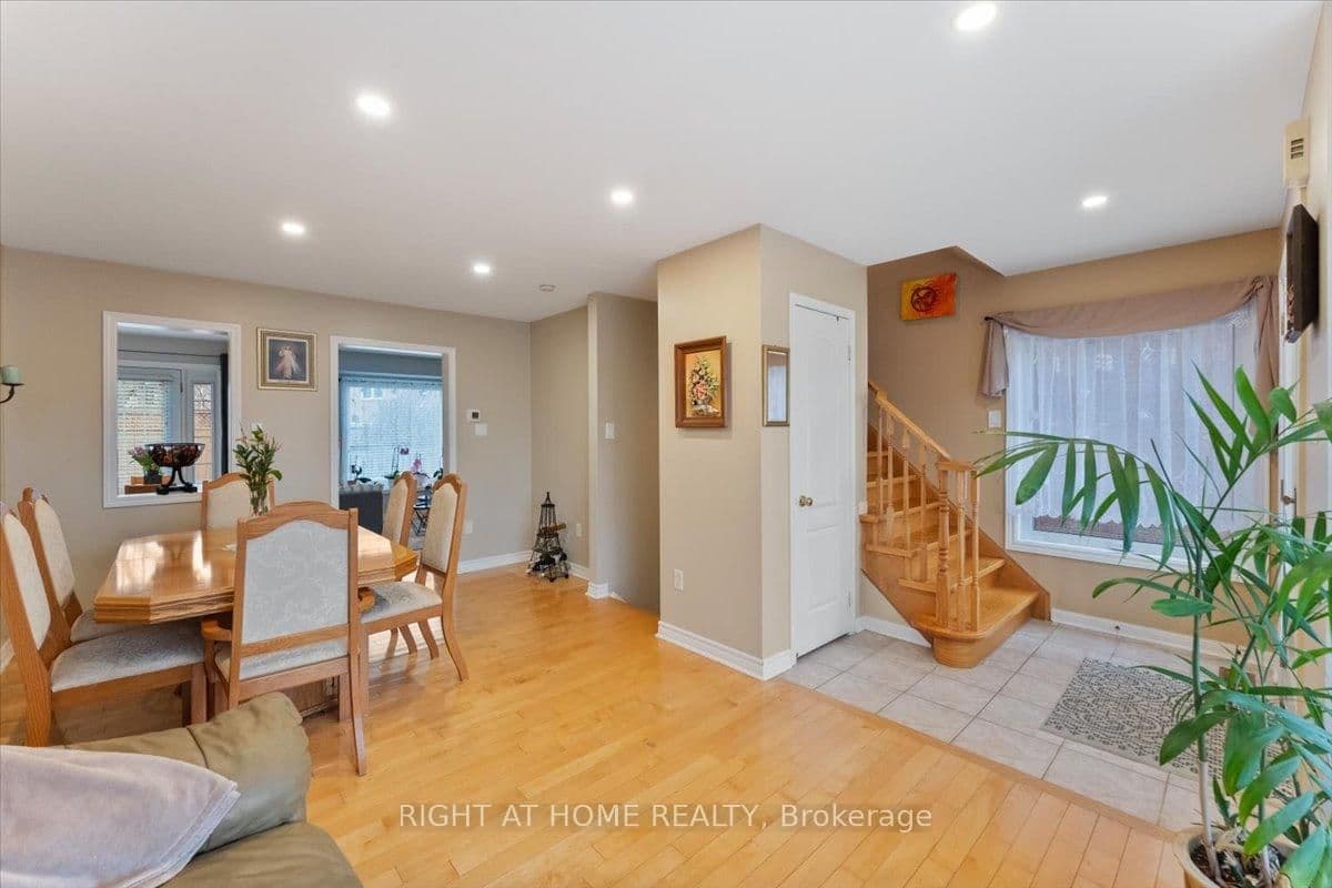2356 Proudfoot Trail thumbnail 3