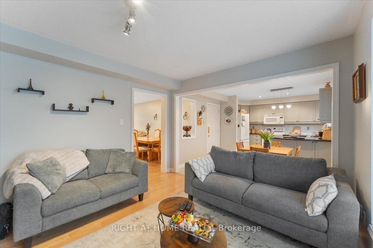 2356 Proudfoot Trail thumbnail 5