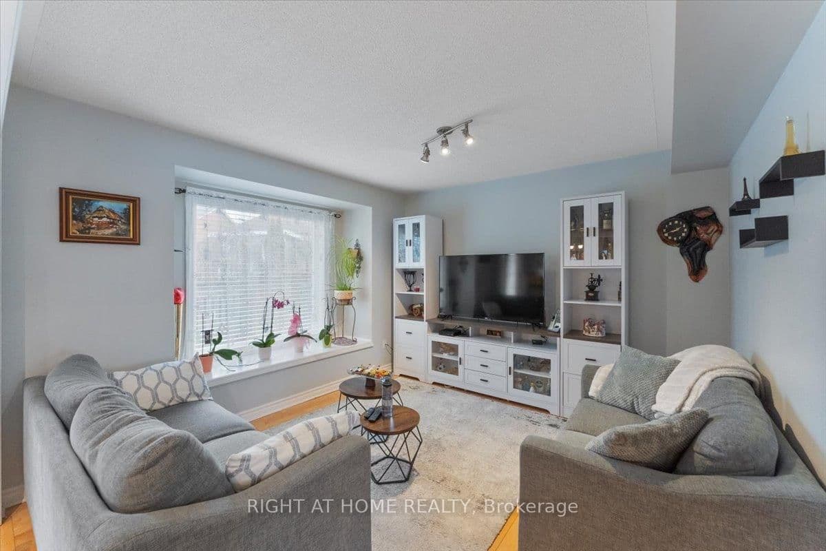 2356 Proudfoot Trail thumbnail 6