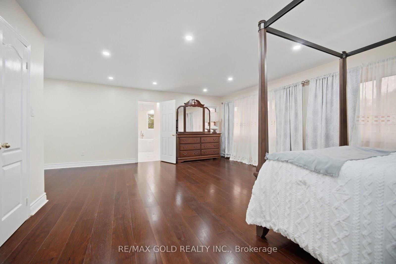 40 Kenpark Avenue thumbnail 31