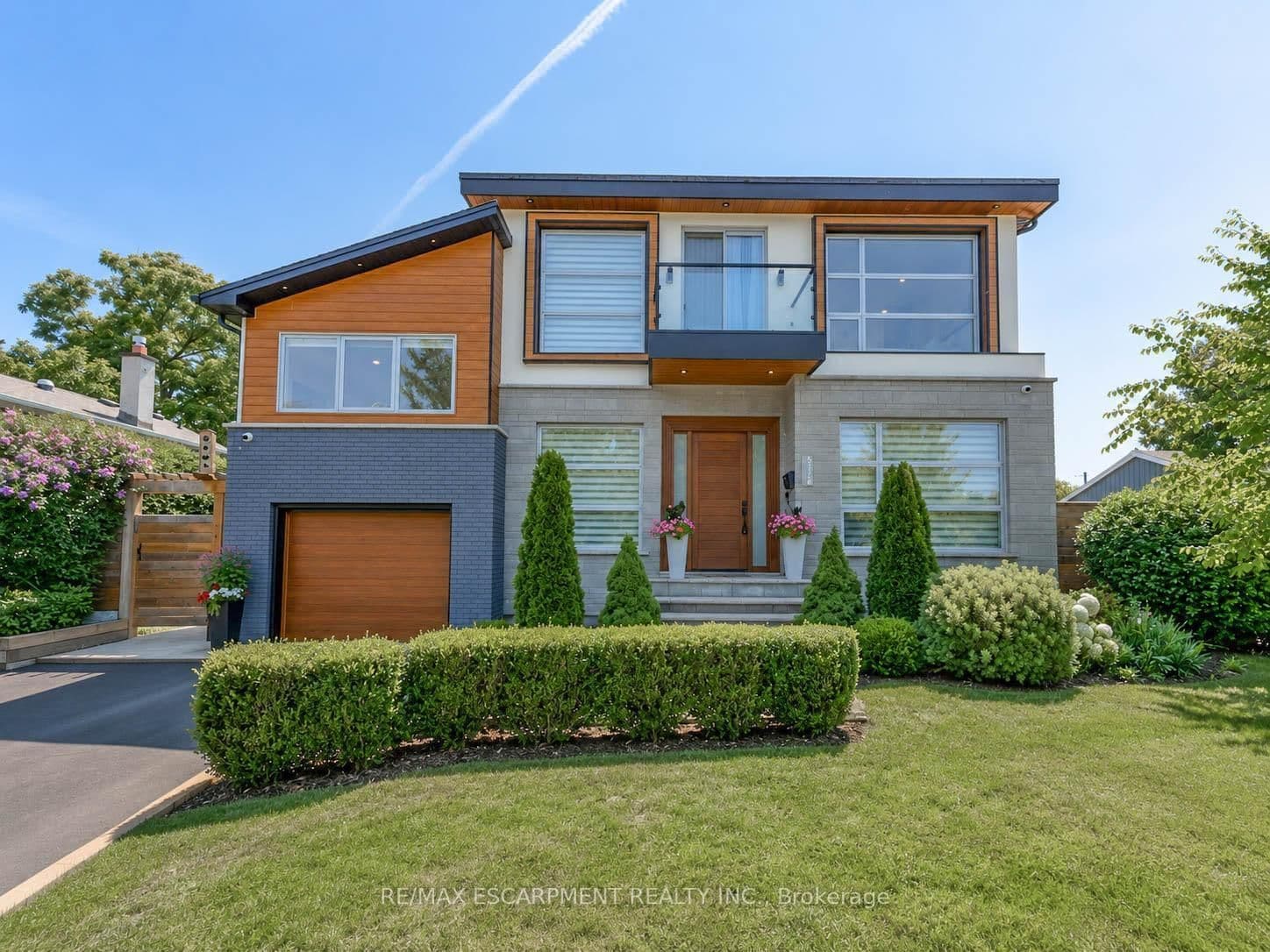 5178 Hunter Drive thumbnail 2
