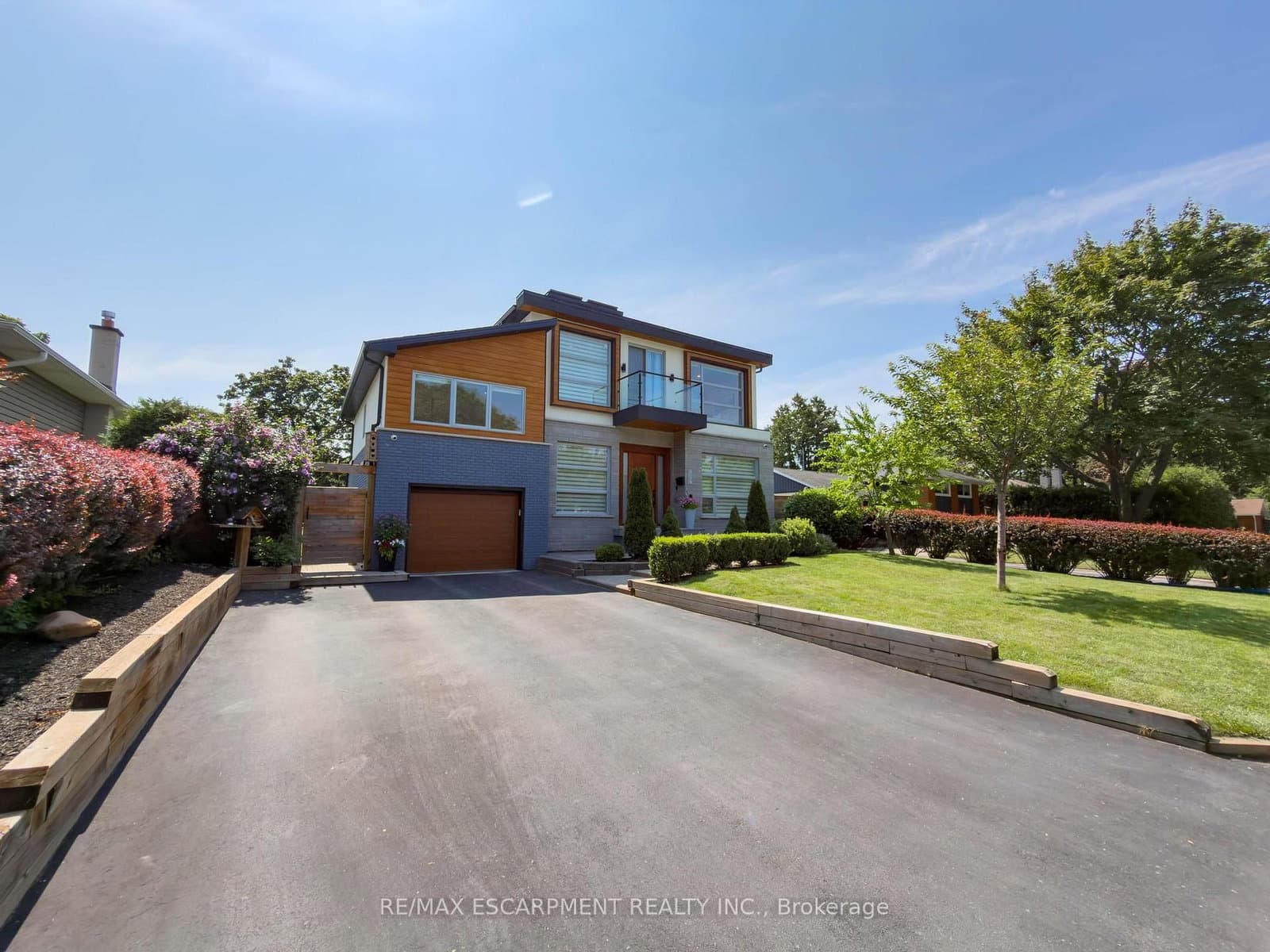5178 Hunter Drive thumbnail 3