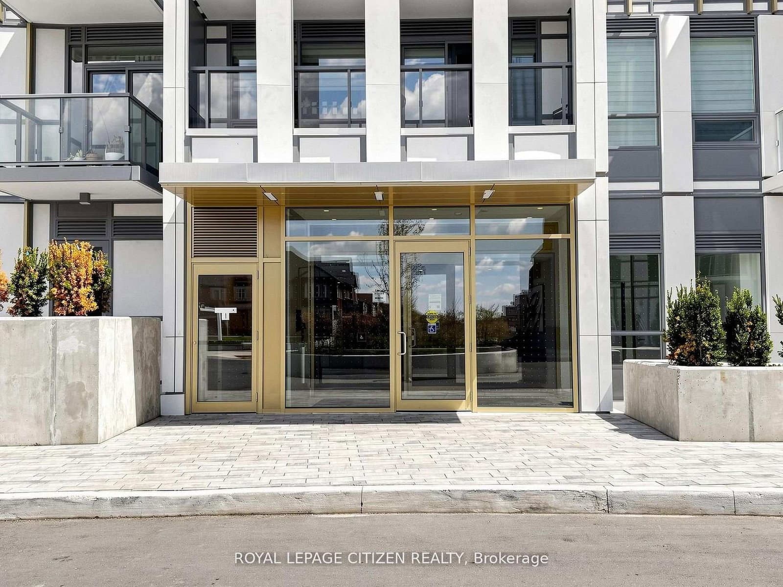 1005 Dundas Street, Unit 142 thumbnail 2