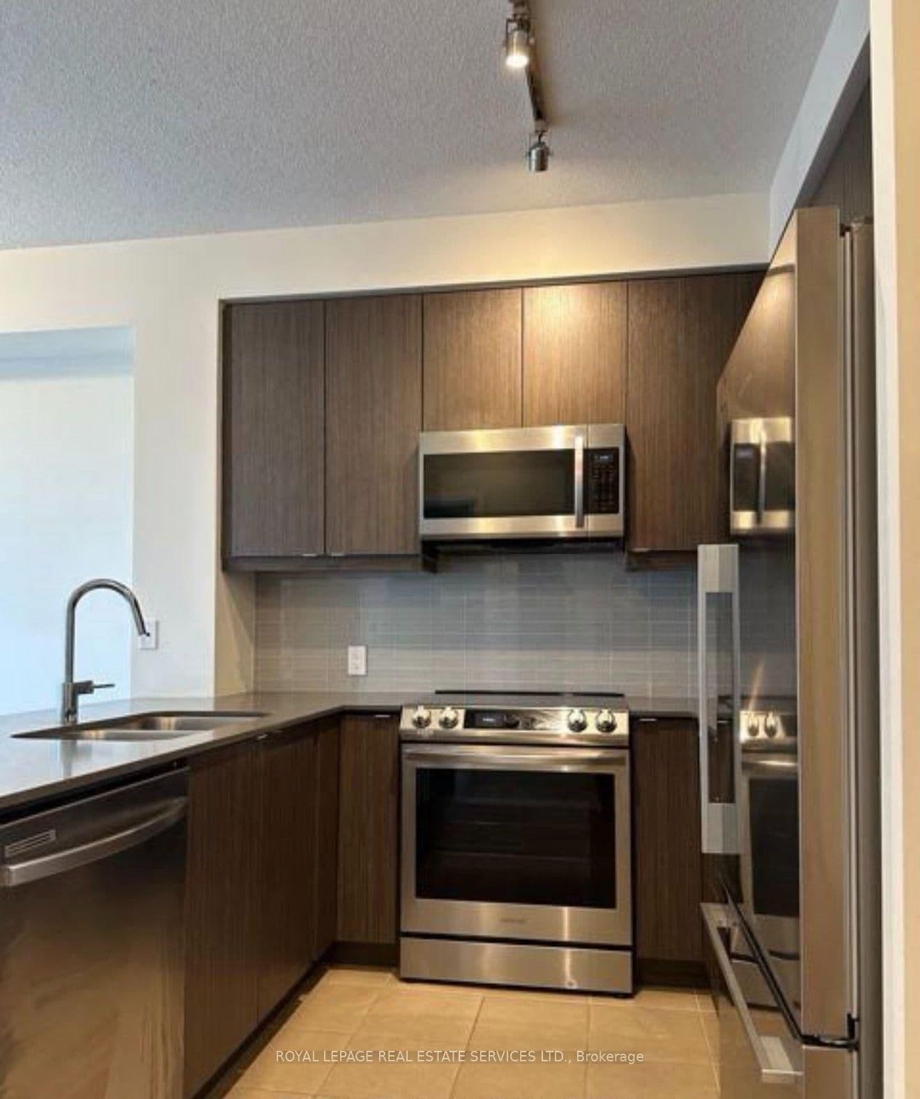 50 Thomas Riley Road, Unit 812 thumbnail 9