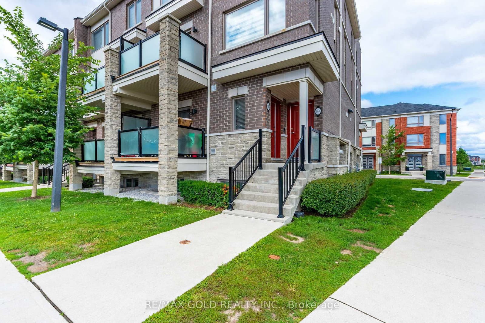 240 Lagerfeld Drive, Unit 16
