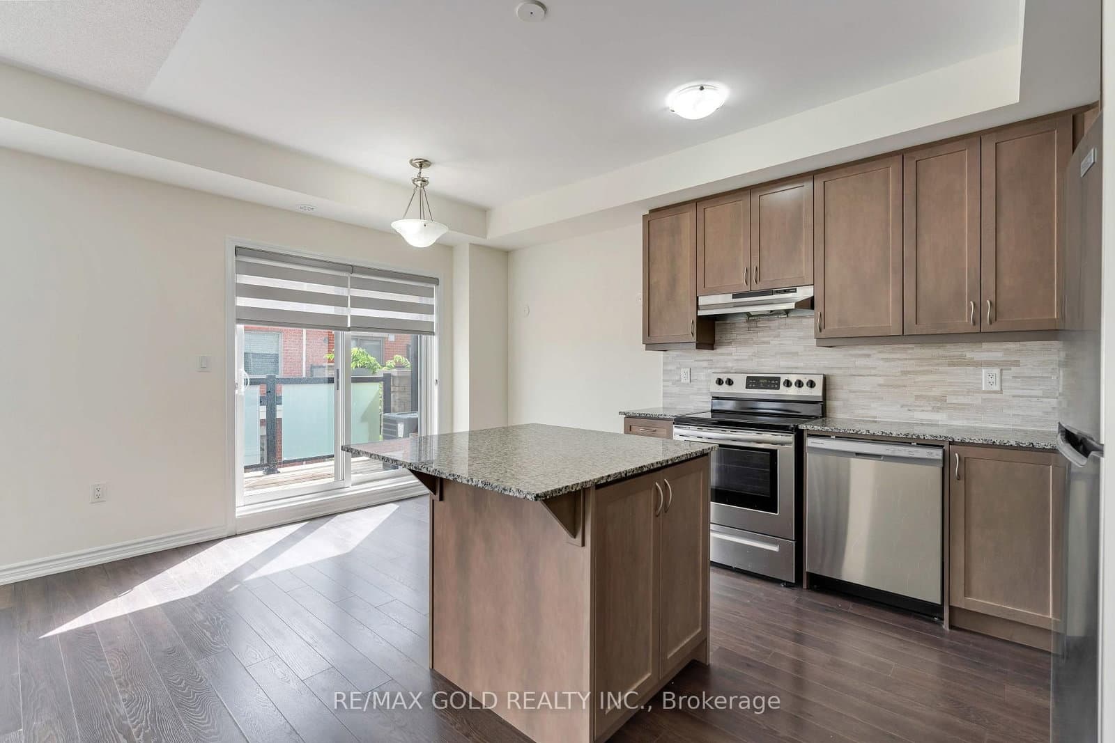 240 Lagerfeld Drive, Unit 16 thumbnail 11