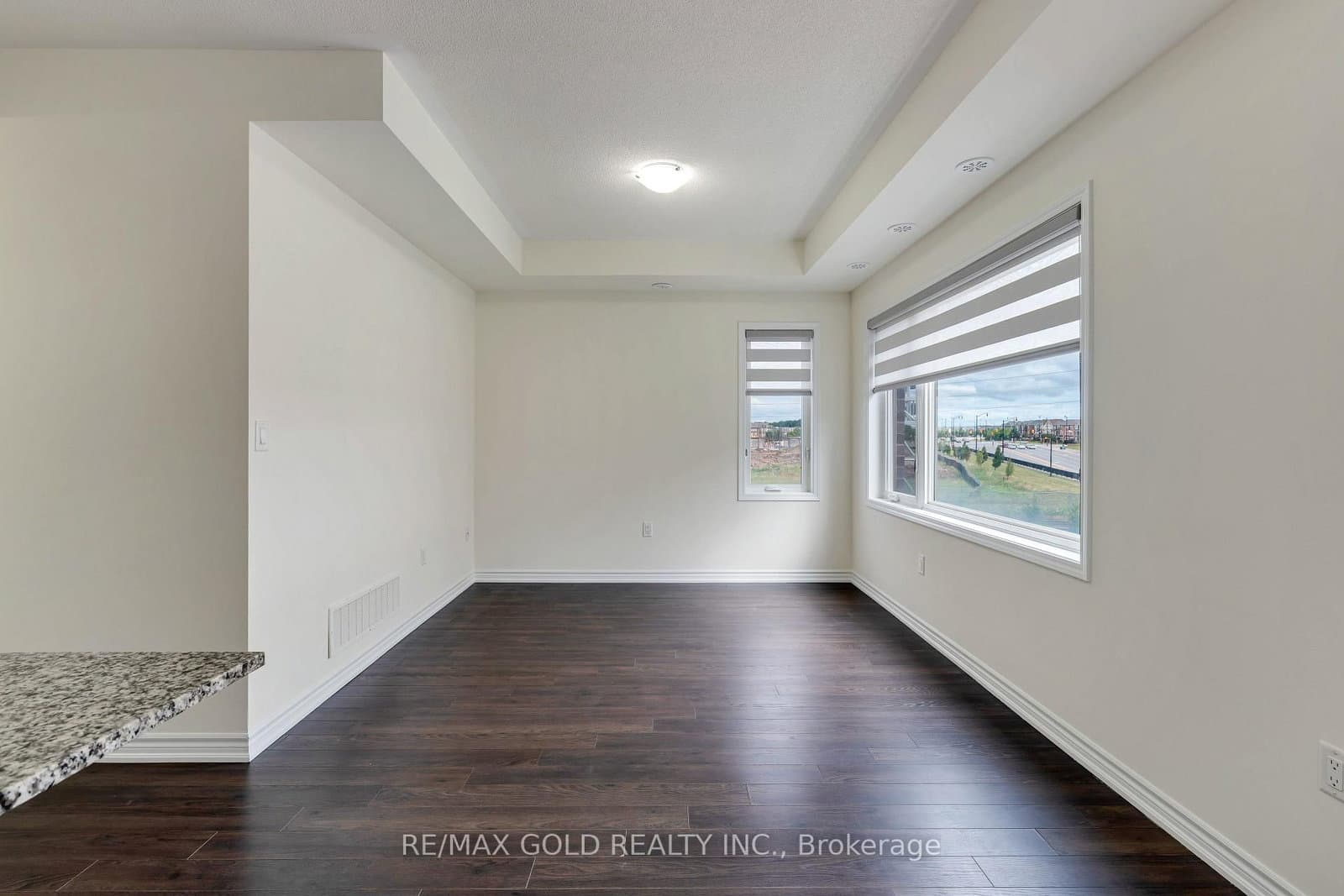 240 Lagerfeld Drive, Unit 16 thumbnail 17