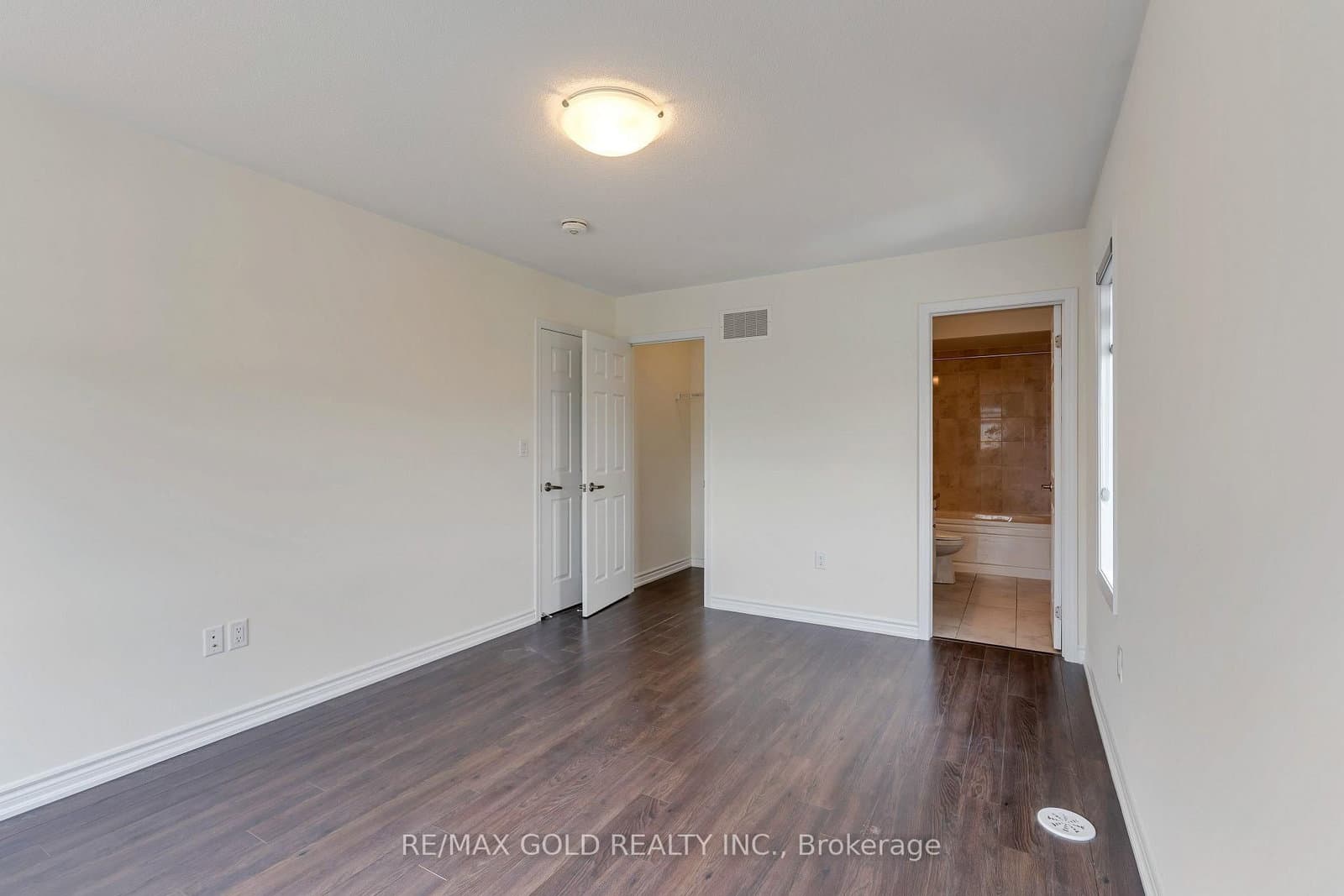 240 Lagerfeld Drive, Unit 16 thumbnail 32