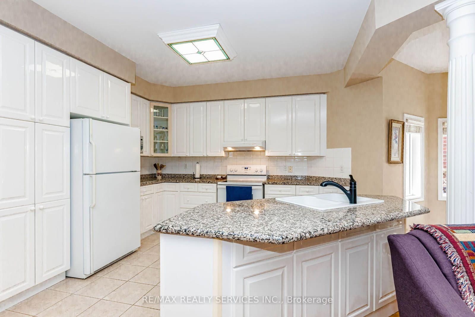 128 Valleywood Boulevard thumbnail 13